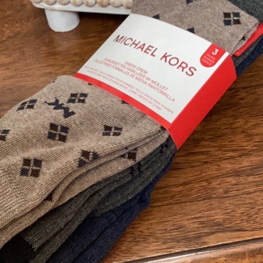 MICHAEL KORS 3-PAIRS-MEN’S dress CREW socks, 🔥NEW, fits shoe size 7-12